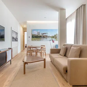 https://apartamentos-el-museo-livingexperience-club.1costadelsol.com